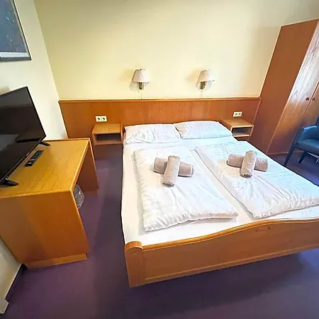 Hotel Mueritzlicht 2*